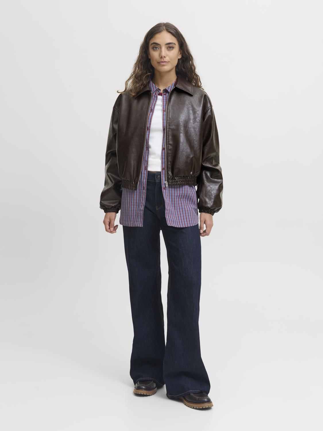 model_shot-front_full